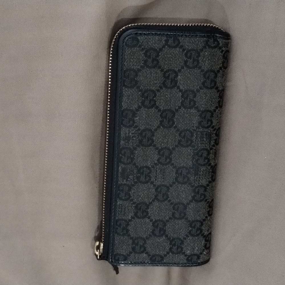 GUCCI BLACK MONOGRAM CANVAS ZIP-AROUND LONG WALLET ~ AUTHENTIC ~ ABOUT 8" X 4"